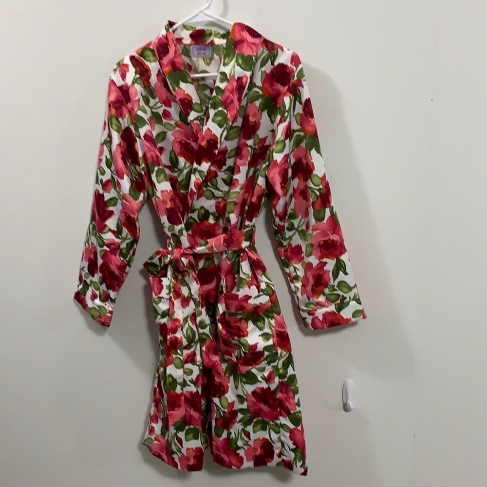 Beautiful Handmade Robe, feels like Satin, no tags